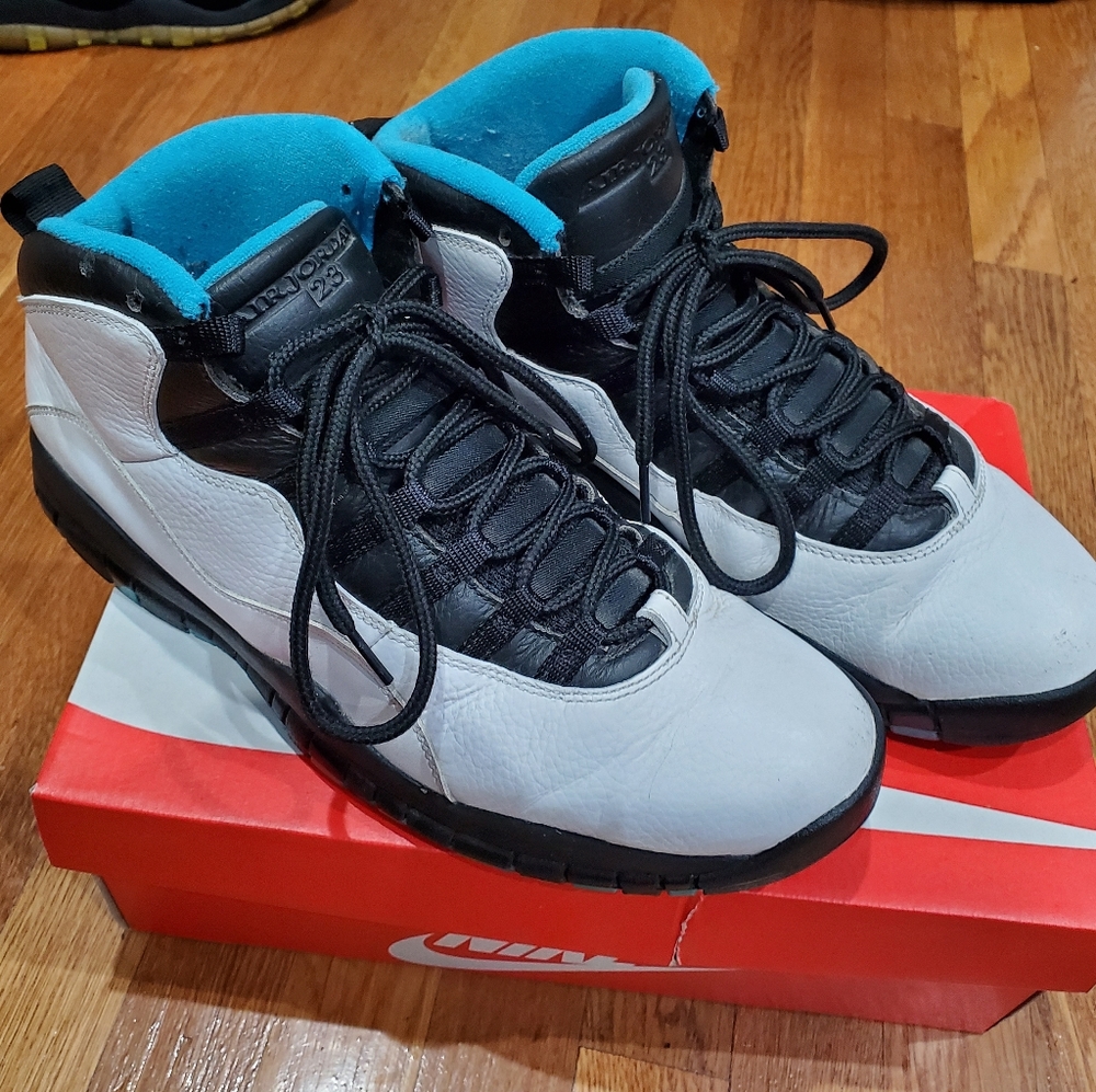 Jordan 11 powder blue